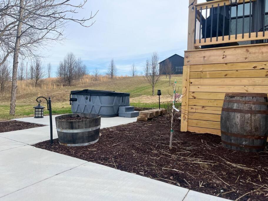 Bourbon Barrel Cottages #1 Of 5 On Kentucky Trail Lawrenceburg Eksteriør bilde